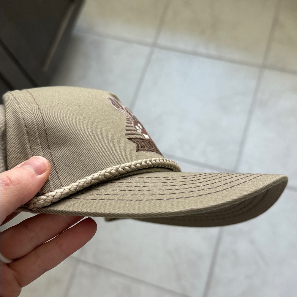 BURLEBO Men's Olive Green Cap with Deer Logo - Picture 2 of 3